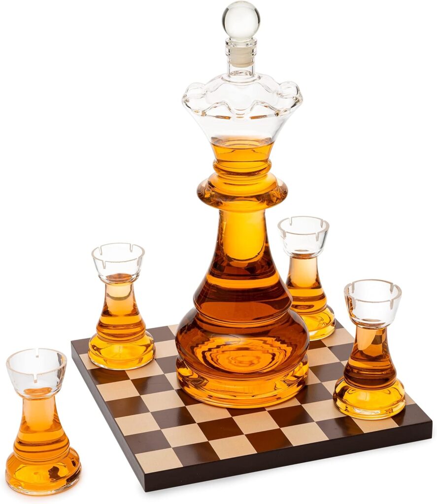 New Chess Decanter Set by The Wine Savant - Queen Chess Decanter 750ml 12 H With 4 Rook Shot Glasses 4oz - Queens Gambit, Chess Player Gifts, Whiskey, Wine Lovers Gifts for Dad…